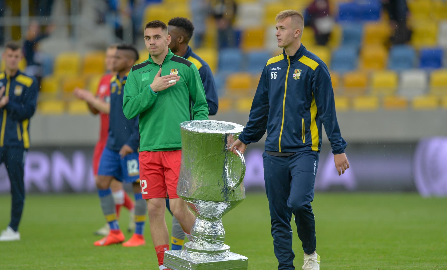 Ünneprontók – filmpremier május 11-én az Arénában