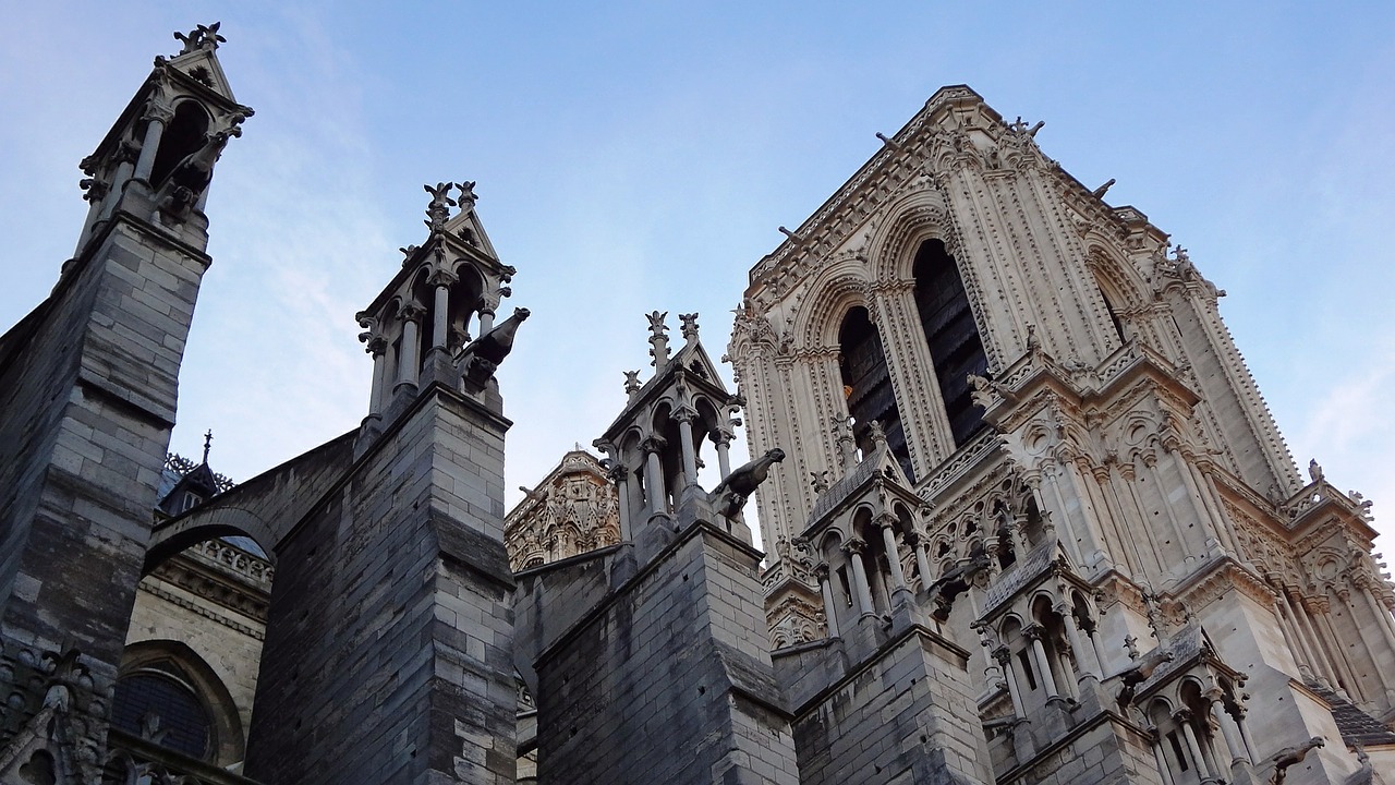A Notre Dame méhei