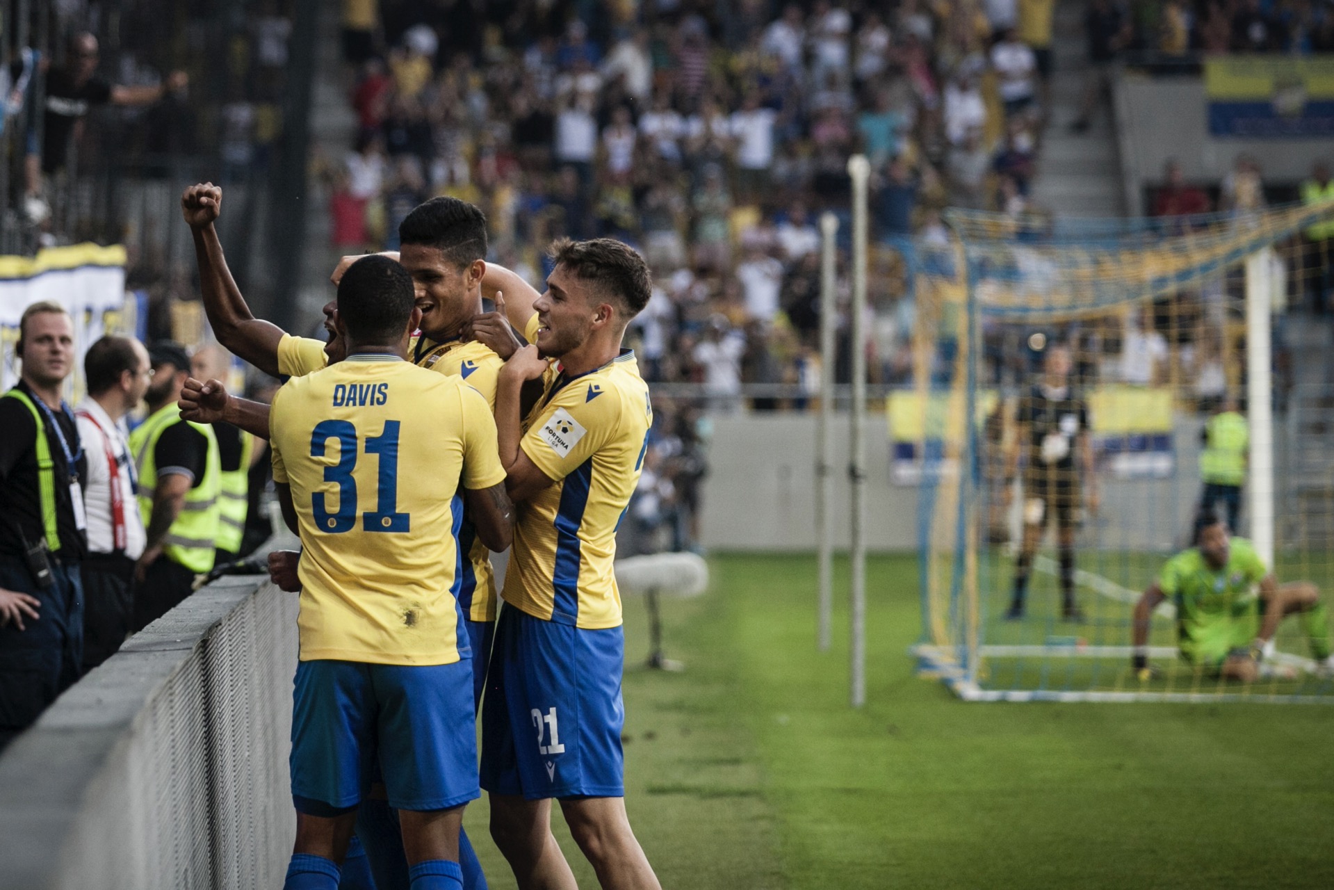Slovan sa sťažuje na rozhodcu? Drsný sarkazmus, aký by nedal ani Tarantino!