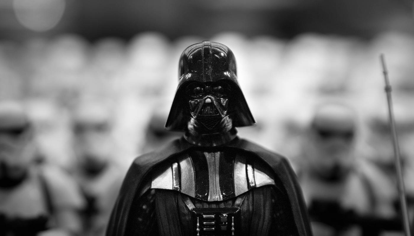 Kis Darth Vader a játszón