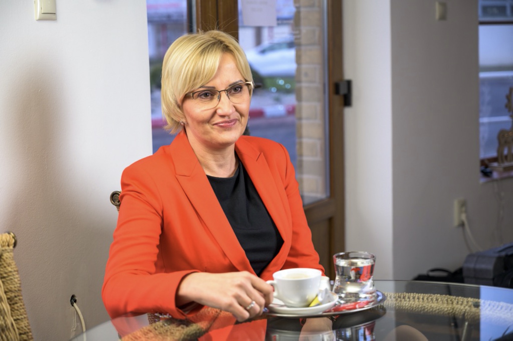 PR-INTERJÚ: Janits Erzsébet: Egy, az emberek felé igazságosabb politikát akarok képviselni!