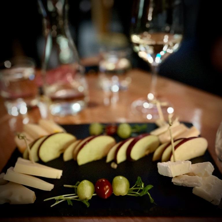 Klikk Out,Előzetes,Március