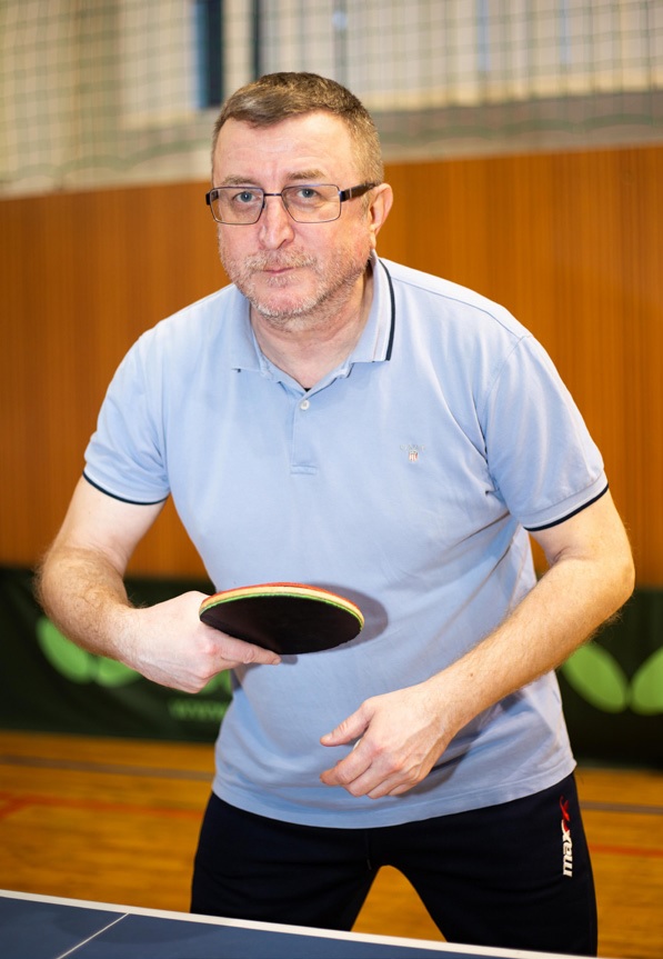 Klikk Out,Előzetes,Április