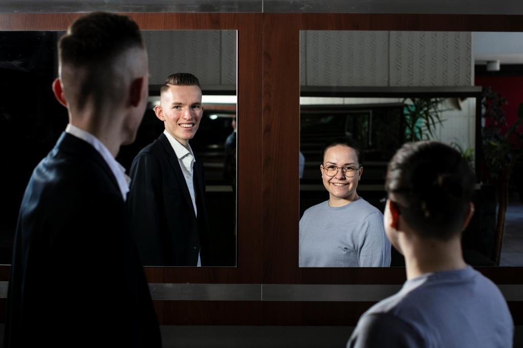 Zénidőm,Bia faggat,Bokros Bia,Munkahely