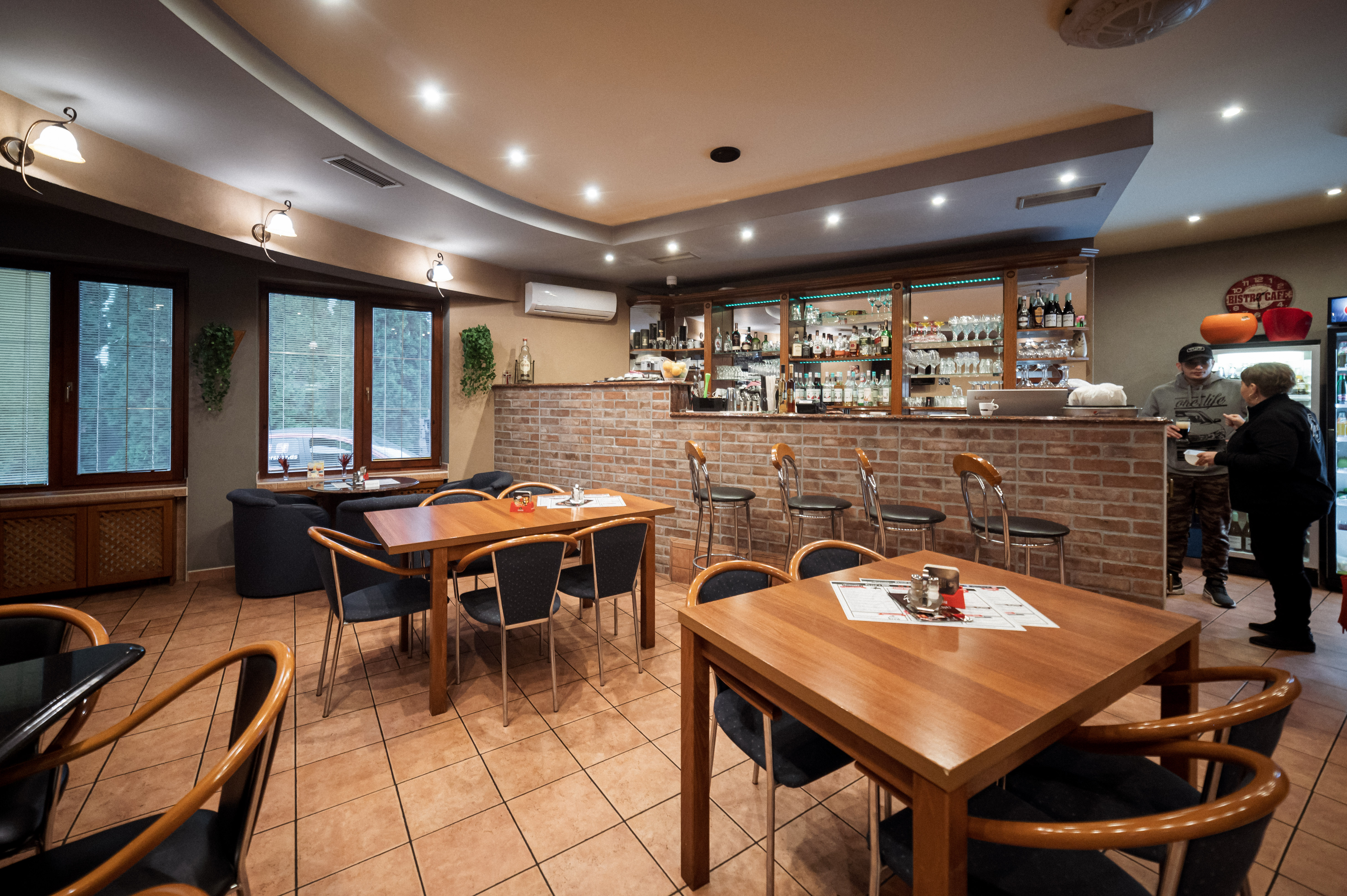 Klikk Out,Előzetes,Szeptember