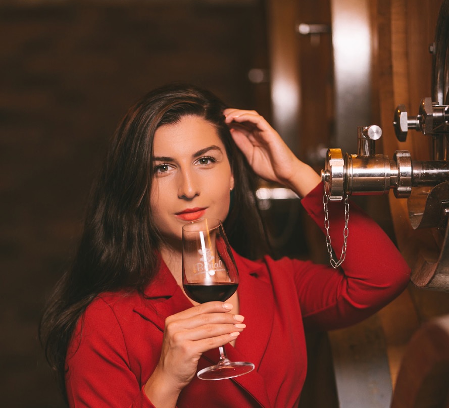 Klikk Out,Előzetes,Szeptember