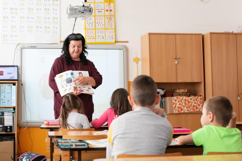 várady zsuzsanna,süke bea,bia bekérdez,kiselsősök,alapiskola,iskola,oktatás