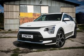 KIA NIRO,KIA,Auto