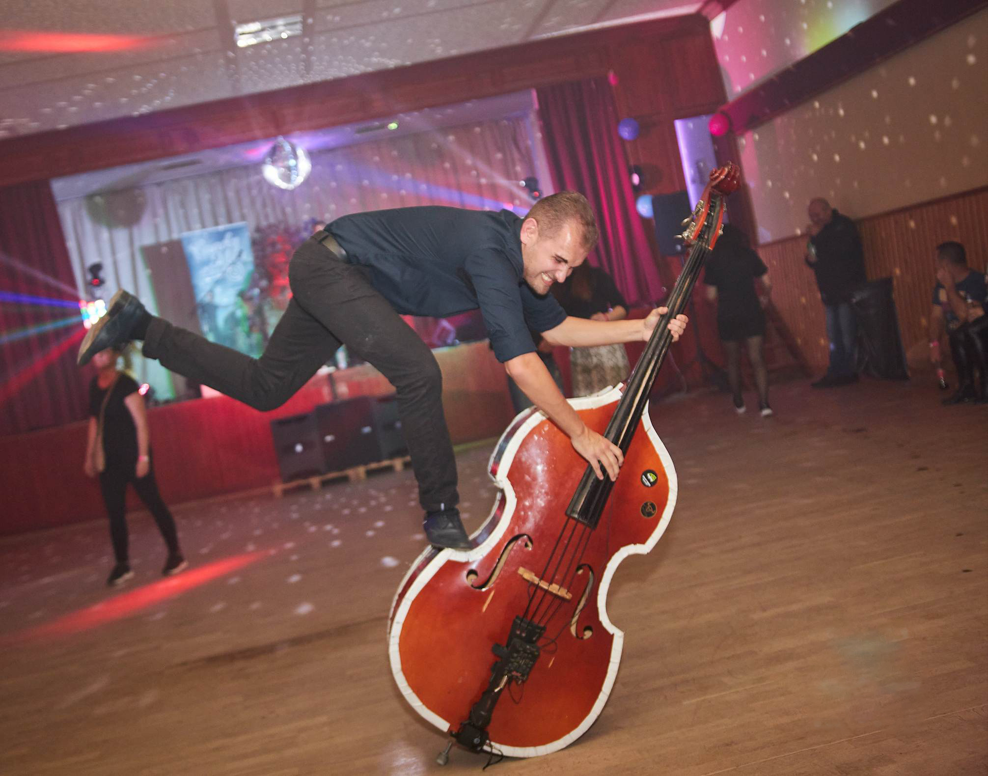 Ricky,Schiffler Patrik,CandyMen,Vikkendhouse,Zene