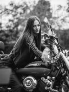 1 (112) Hónap Nője,Závodská Karin,motorozás