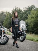 1 (17) Hónap Nője,Závodská Karin,motorozás