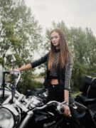 1 (3) Hónap Nője,Závodská Karin,motorozás