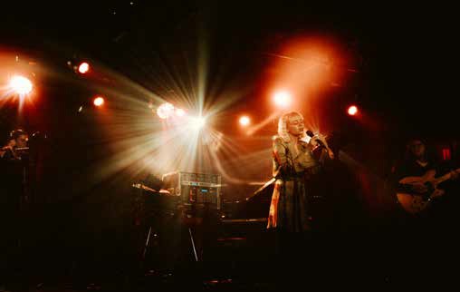 Klikk Out,Előzetes,Április