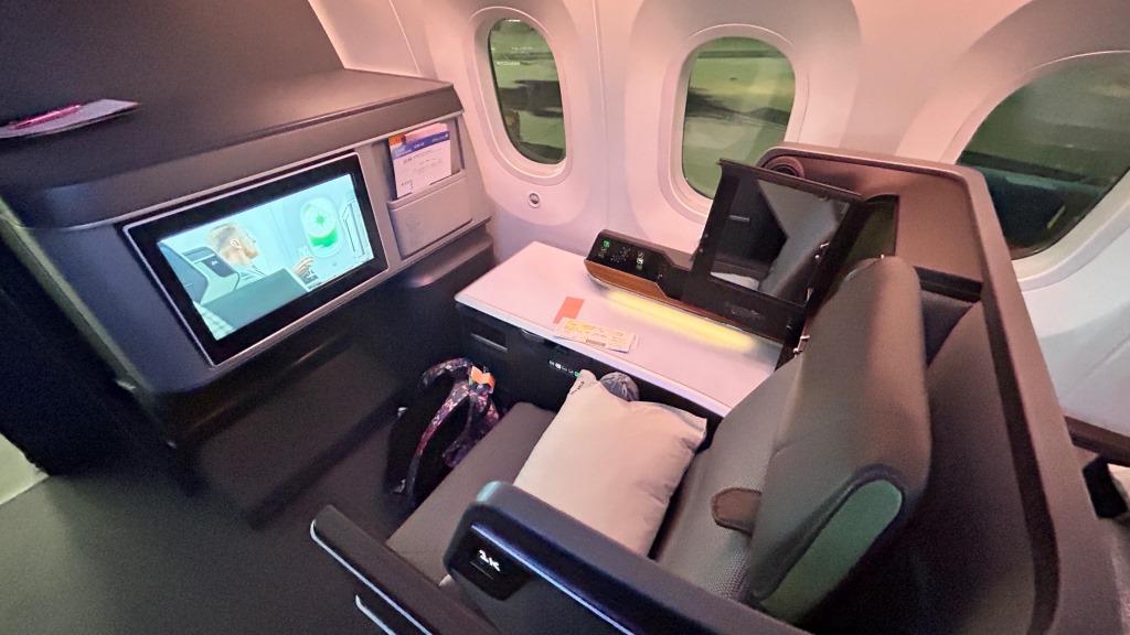 Klikk Out,Előzetes,Május