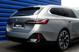 KO_jun_autos_2 BMW i5 eDrive40 Touring,Auto