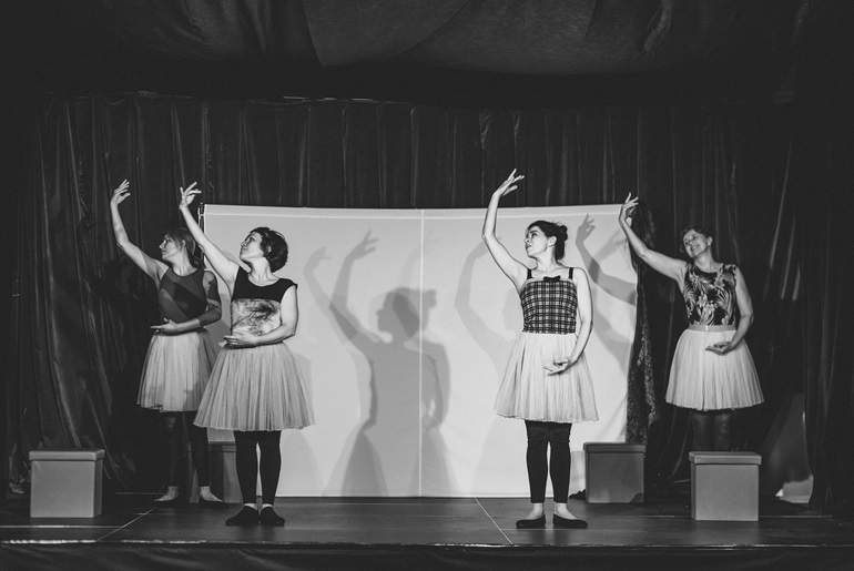 VEkker Műhely,Színház,Különvélemény