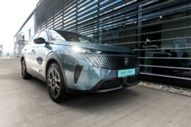 Autó,Peugeot 3008