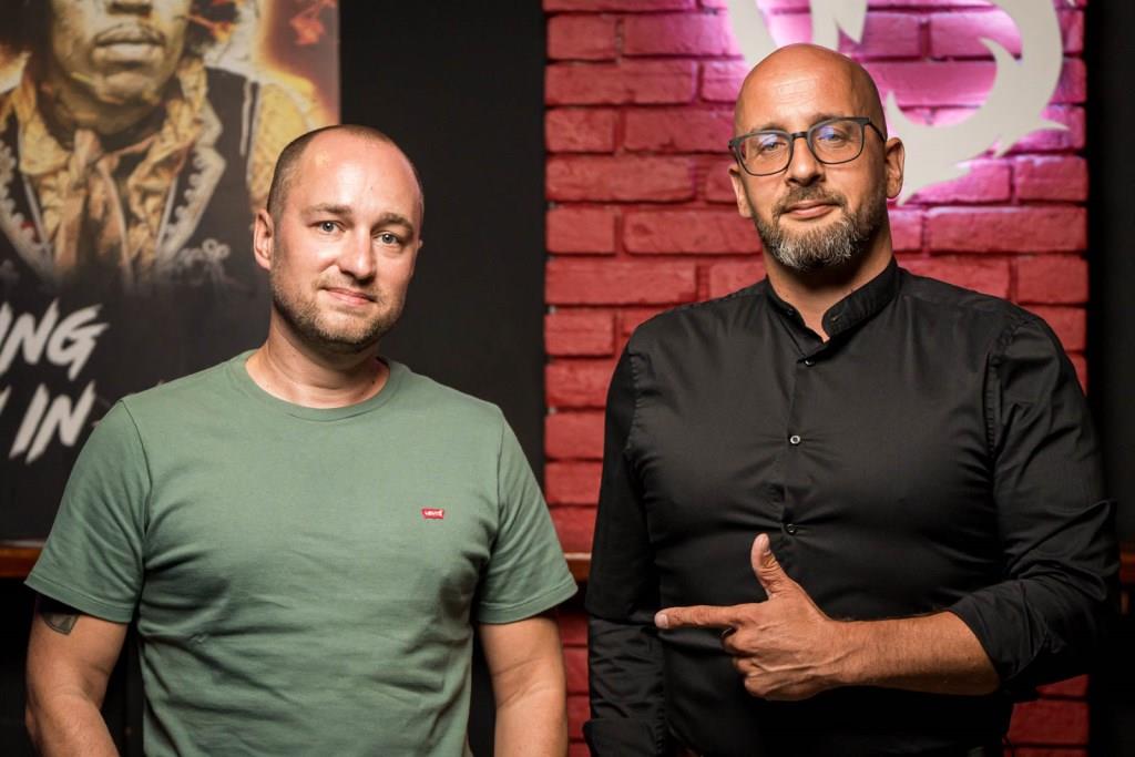 Klikk Out,Előzetes,SZeptember