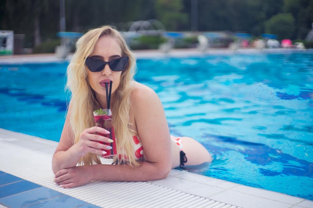 Klikk Out,Előzetes,SZeptember