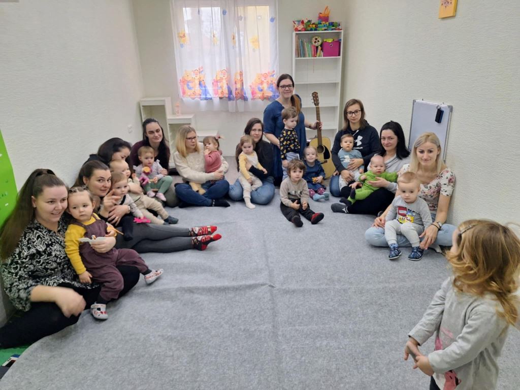 Gaál Zöld Ágnes,Gyereksarok,Gyerek,Ringató