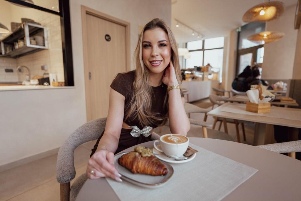 Klikk Out,Előzetes,március