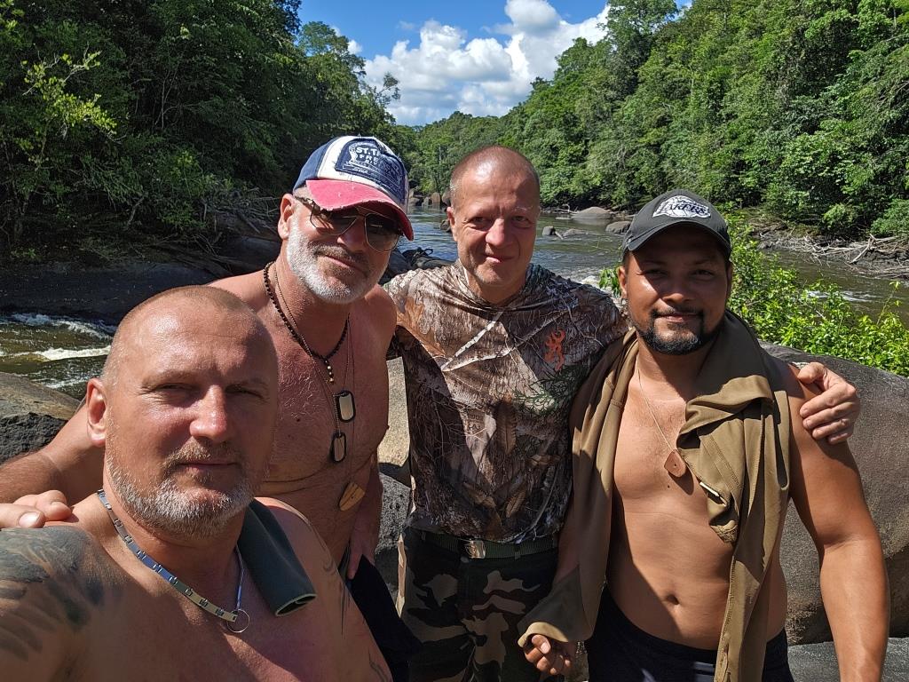 Klikk Out,Előzetes,március