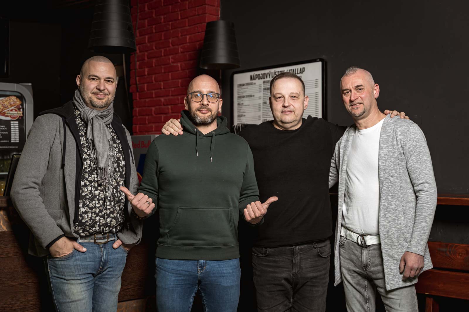 Klikk Out,Előzetes,március