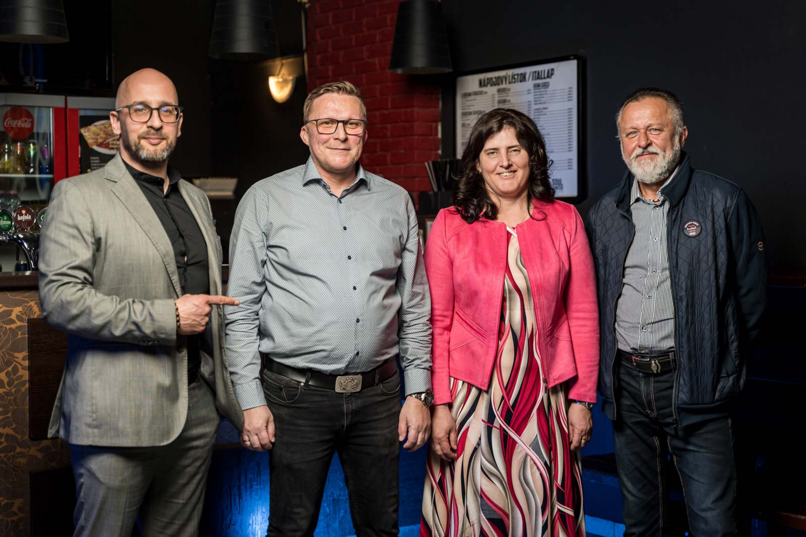 Klikk Out,Előzetes,április