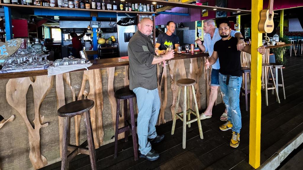 Klikk Out,Előzetes,április